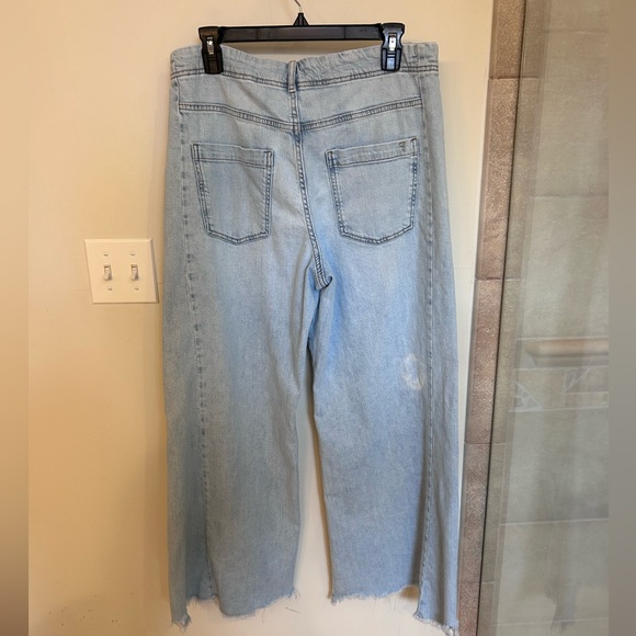 Pilcro The Adi Regenerative Cotton Mid-Rise Flare Jeans - Picture 4 of 4